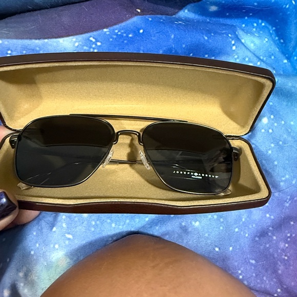 Joseph Abboud Polarized Sunglasses - Picture 1 of 6